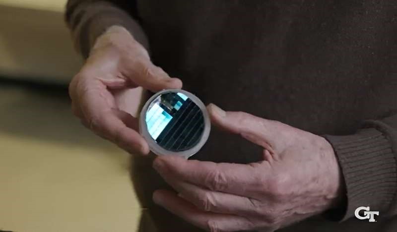 FUNCTIONAL SEMICONDUCTOR MADE FROM GRAPHENE
